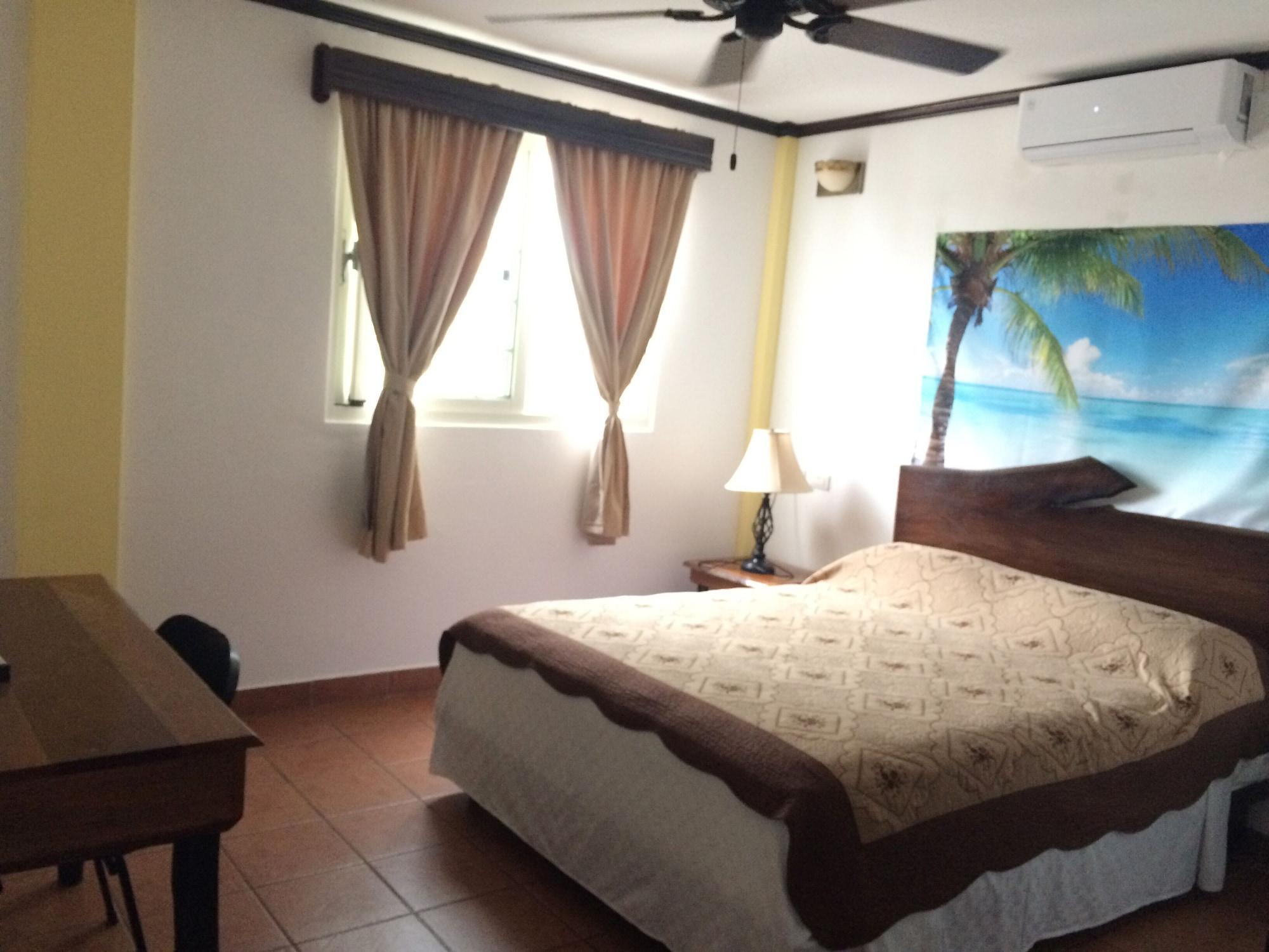 Easy Inn Hotel Belize City Ngoại thất bức ảnh