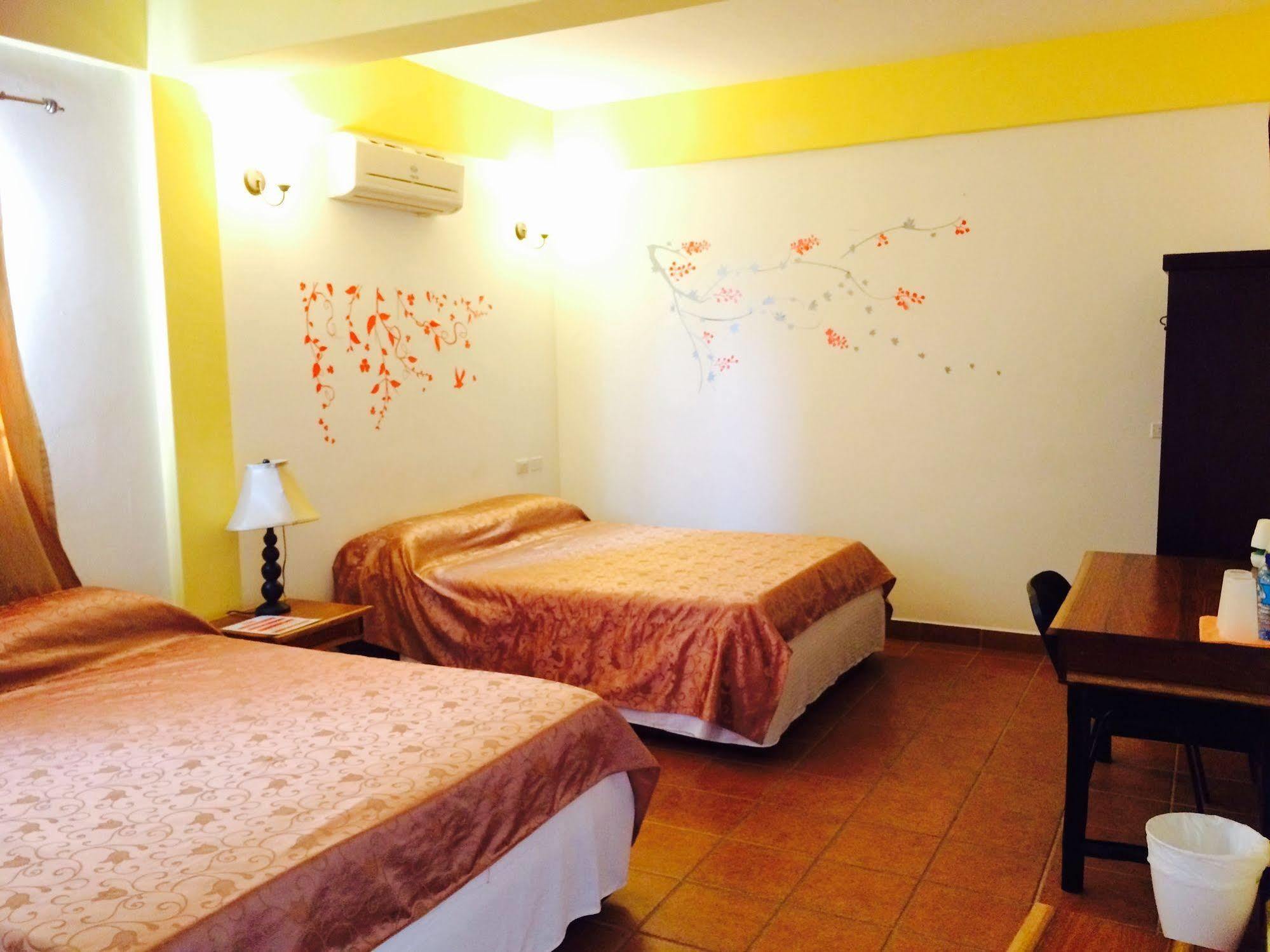 Easy Inn Hotel Belize City Ngoại thất bức ảnh